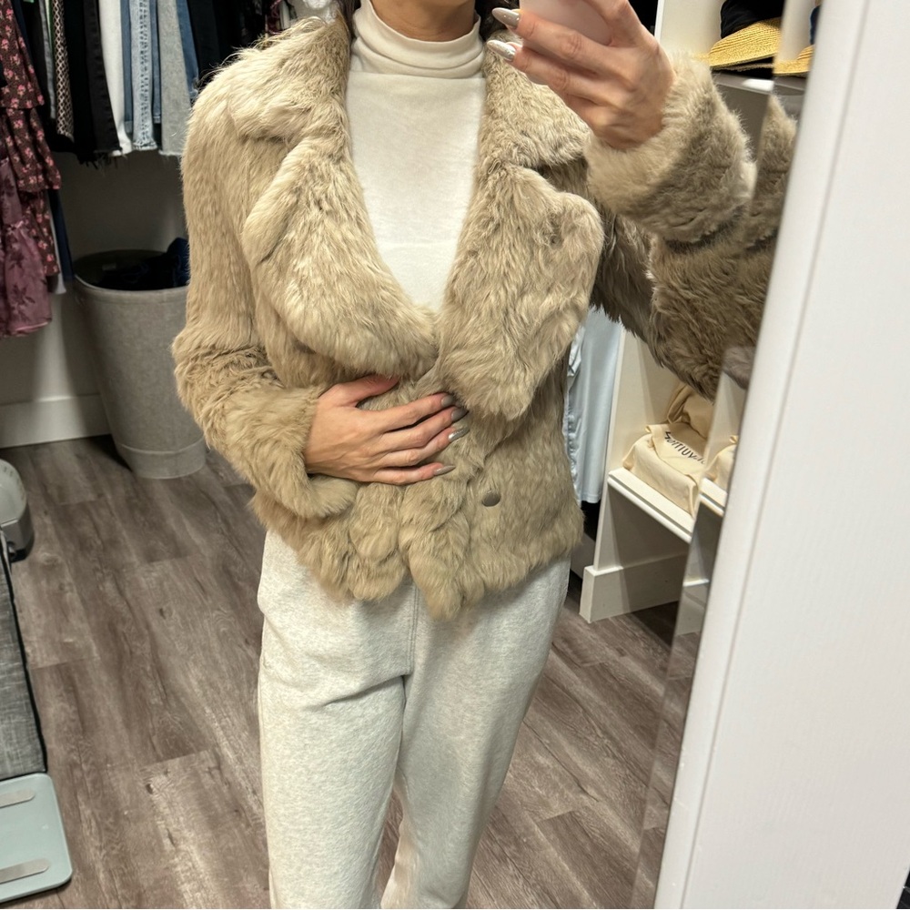 Fur coat - Picture 3 of 12